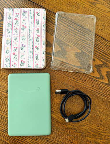 Amazon kindle basic bundled - basic,